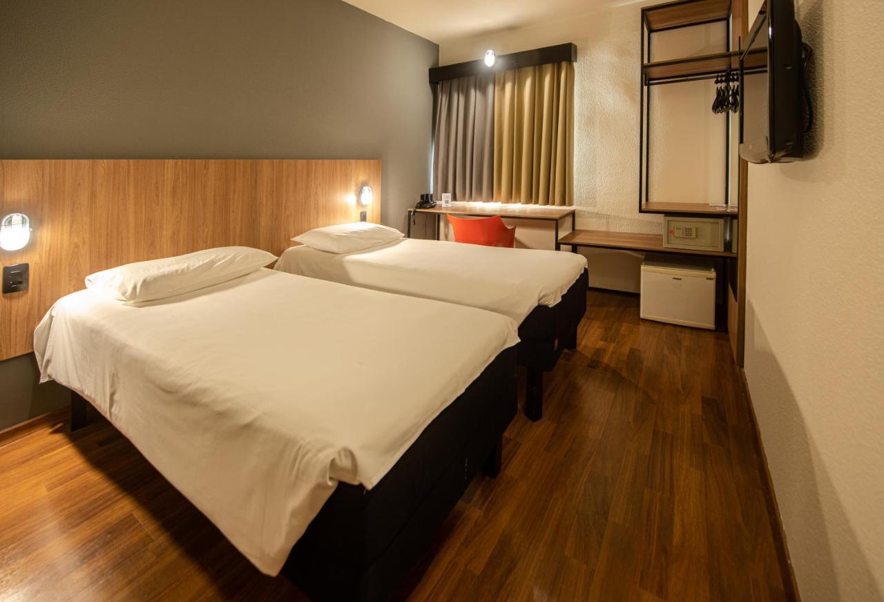 Ibis Betim Hotel Exterior foto